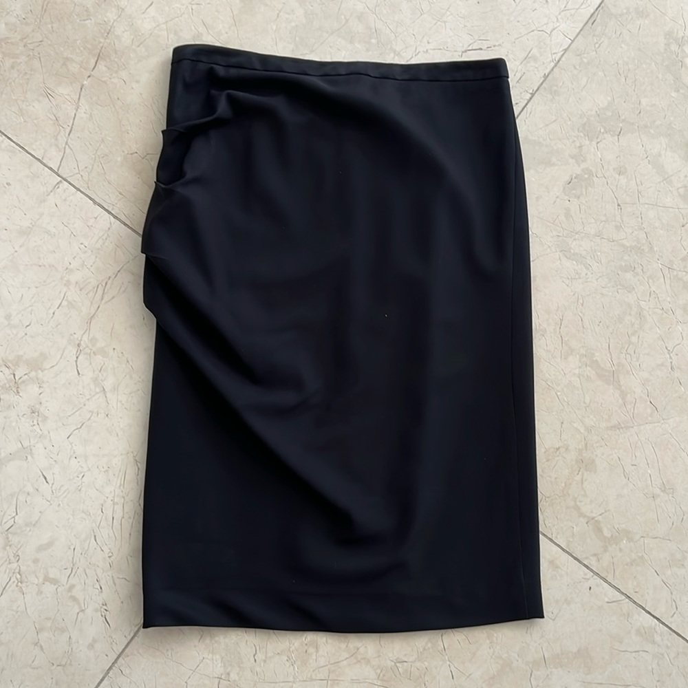 Black fitted pencil skirt